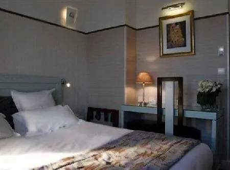 Eiffel Seine 3*