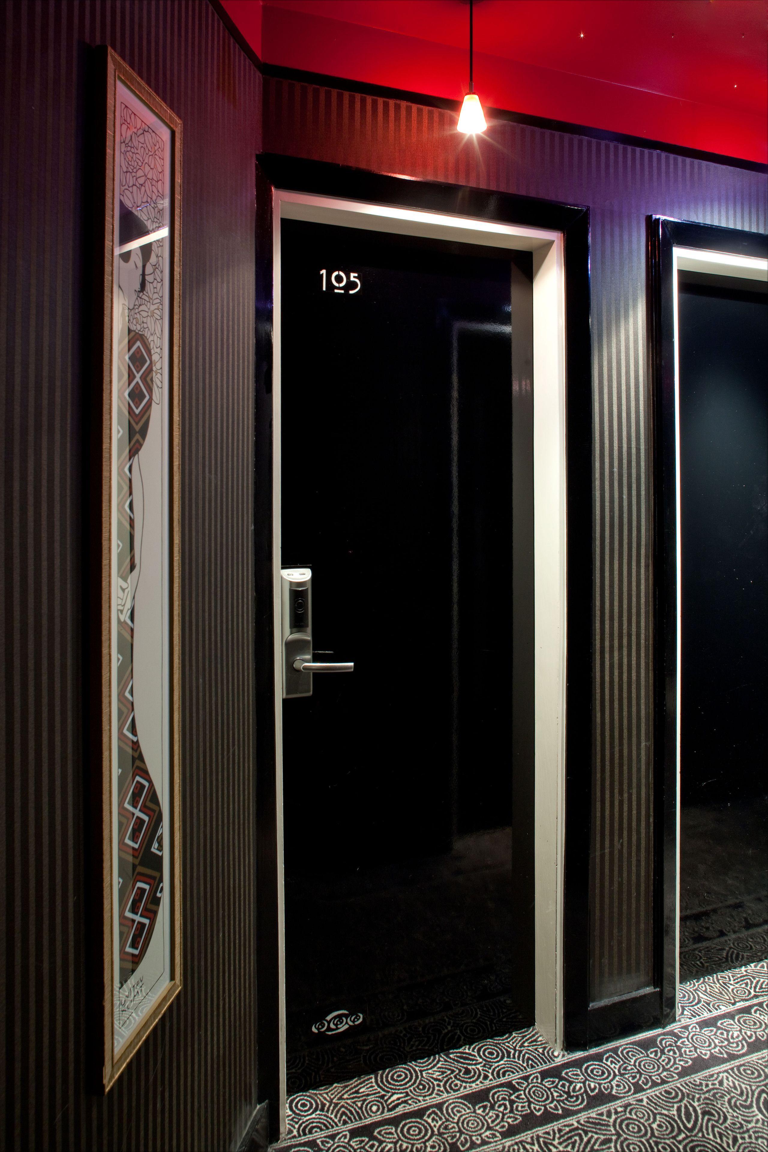 Hotel Eiffel Seine 3*