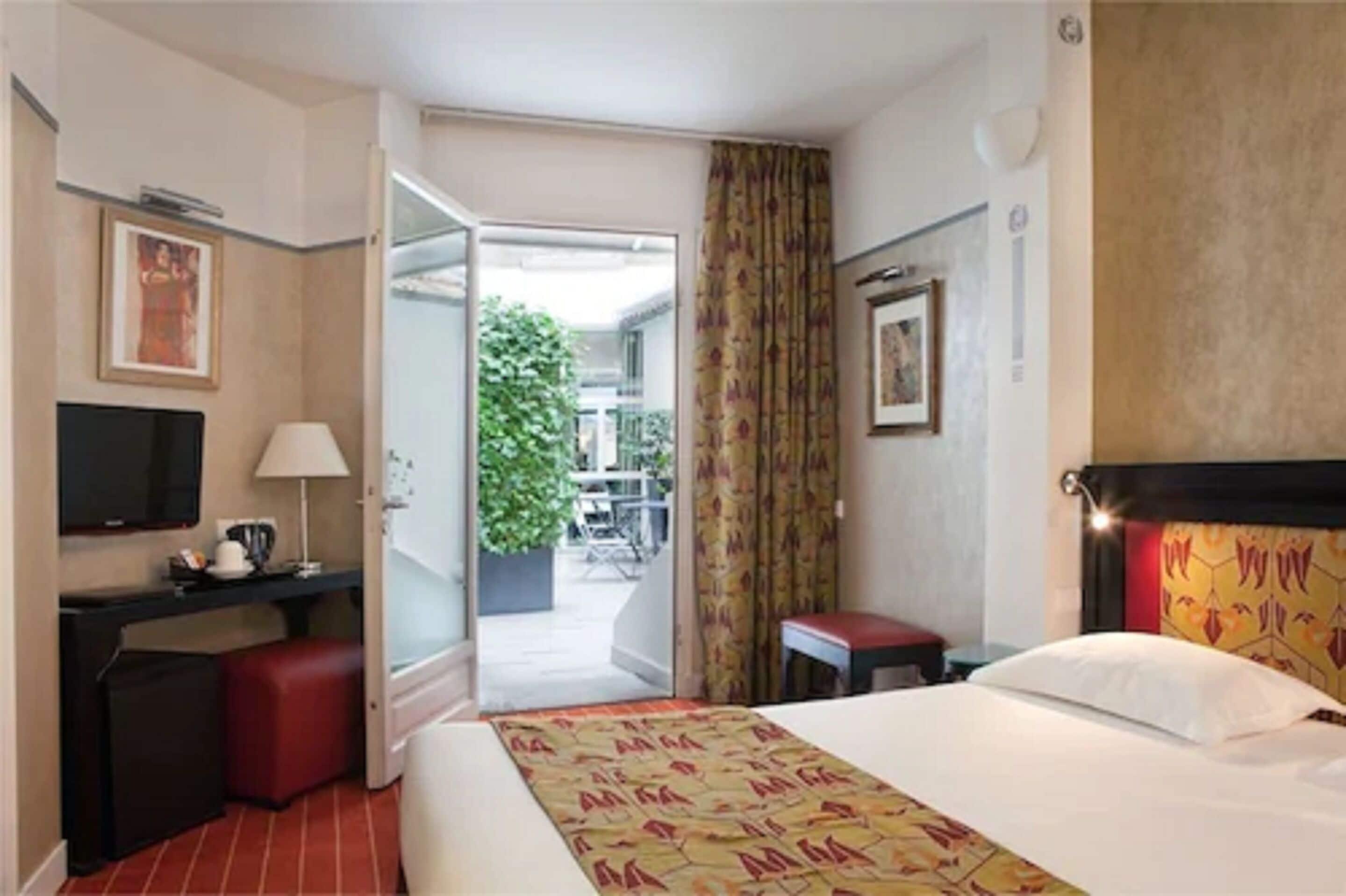 Eiffel Seine Hotel 3*